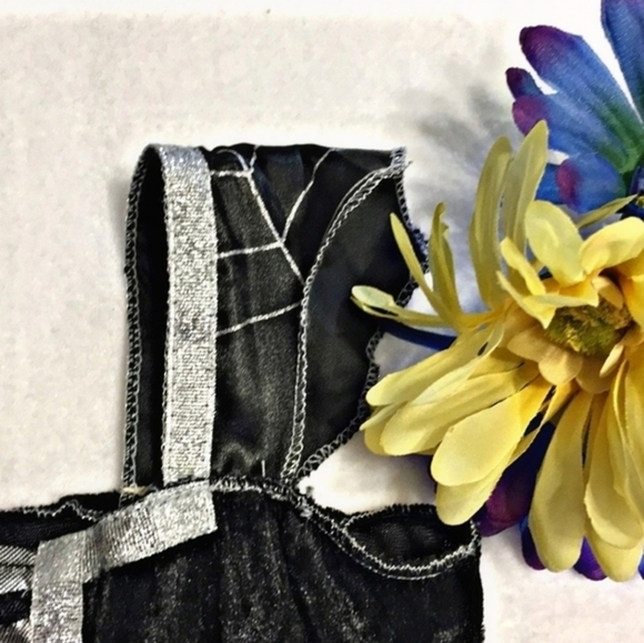 Spider Girl ✦ Kids Halloween Costume ✦ Black Silver Sparkle Dress Size 4/6 EUC - Picture 4 of 9